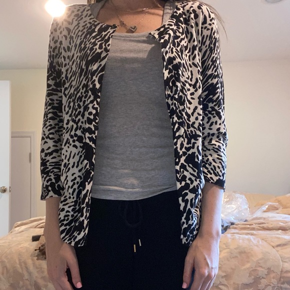 Talbots Animal Print 3/4 Sleeve Sweater Size S - Picture 11 of 11